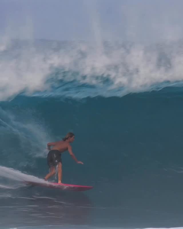 Instagram post by @toshtudor for Sun Bum. Caption reads: Some fun wonky pipe. Love you pipeline ❤️
Vid....