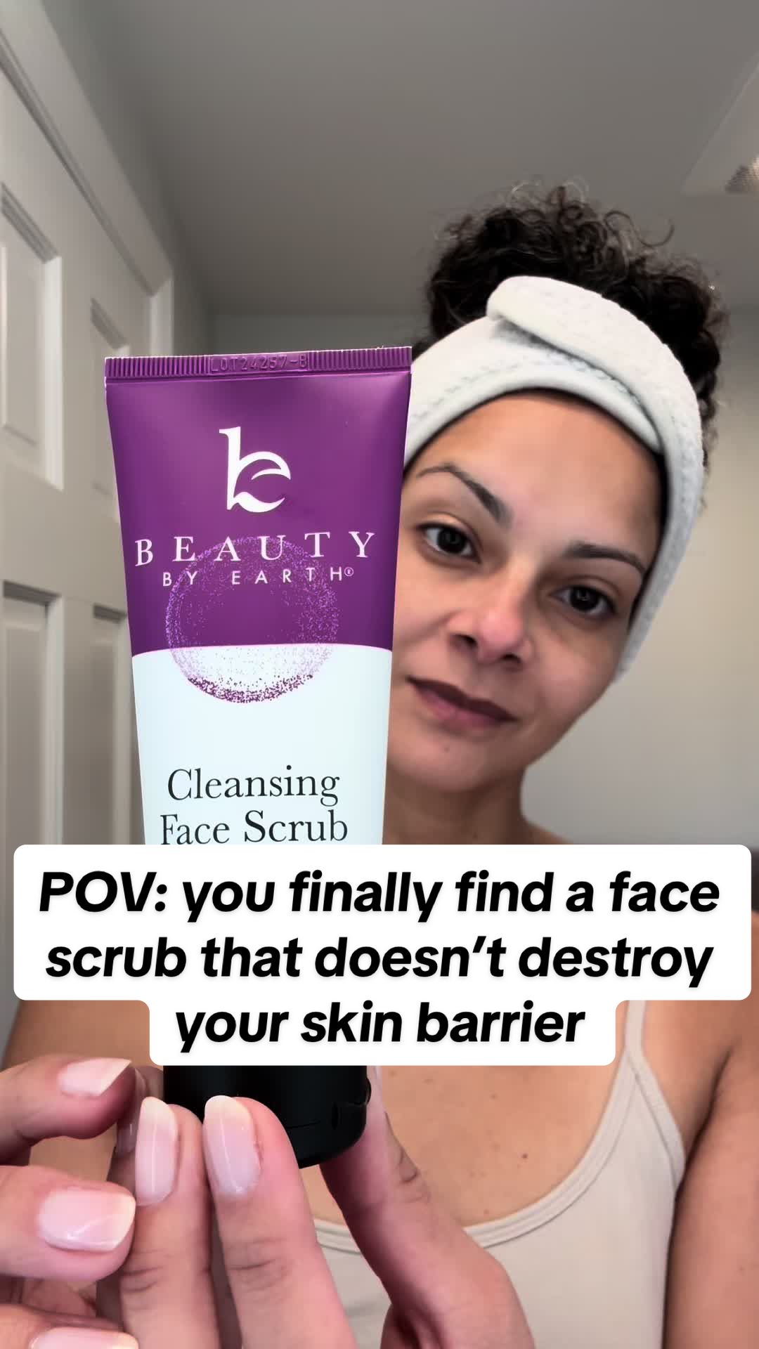 TikTok post by @alexlushine for Beauty By Earth. Caption reads: [...] ingredients= instant glow✨This @Beauty By....