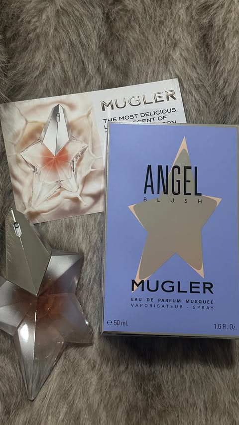 Instagram post by @mariam.melisa for Campus Trendsetters. Caption reads: [...] into your skin @muglerofficial....