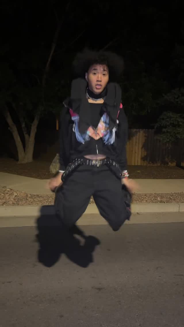 Instagram post by @jawuankingtate for Moon Boot. Caption reads: SIMON SAYSS… serveeee so i didddd 💅🏼✨😭 them....