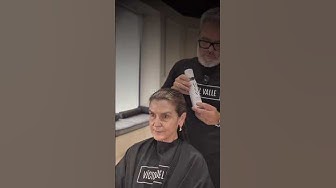 YouTube post by @makeuptutorial3933 for Color Wow Hair. Caption reads: [...] con el producto Xtra Large de @colorwowhair....