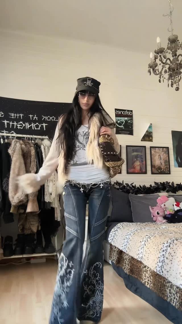 Instagram post by @evameganosova for Minga London. Caption reads: jeans: @mingalondon code: Eva | advertisement . .....
