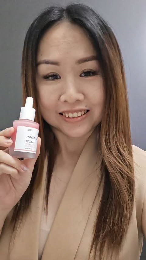Instagram post by @cynthiaawxl for Lobang Siah. Caption reads: Glow & plump up with @medicube_sg's Medicube PDRN....
