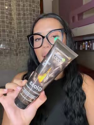 TikTok post by @im.francescamarcy for garnieritalia. Caption reads: [...] #colorcombo *hair *maybelline @garnieritalia....