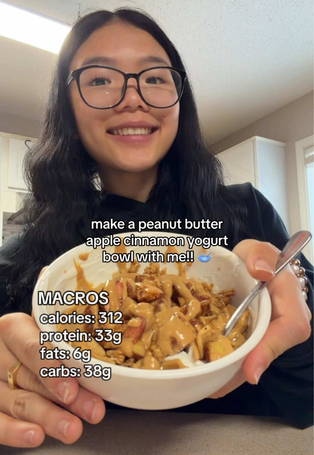 TikTok post by @wellnesswithjenniferr for Etekcity. Caption reads: [...] stewed apple yogurt bowl! 🥣🍎 @Etekcity....