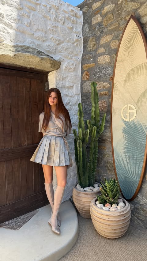 Instagram post by @nickypassarella for Armani beauty. Caption reads: tentando di diventare una @armanibeauty girl ma il....