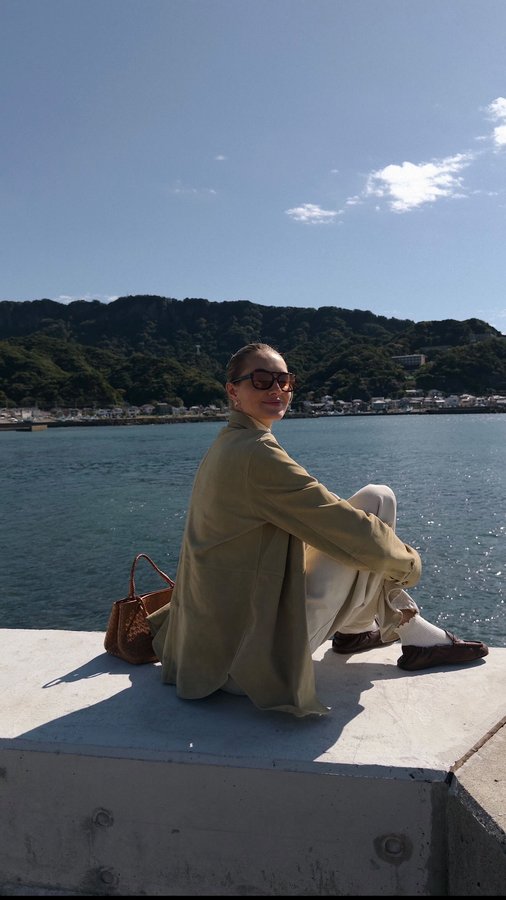 Instagram post by @sannevloet for Tokyo Tokyo. Caption reads: A week around Tokyo! Visiting all our favorite....