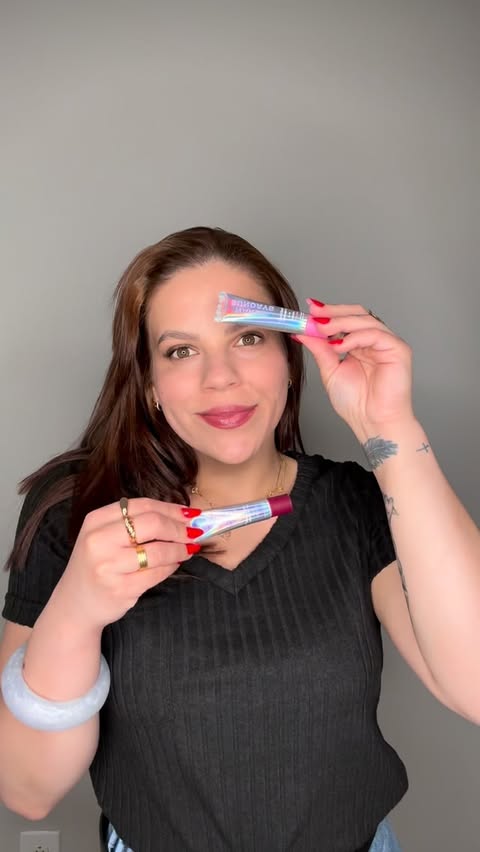 Instagram post by @nataliasilva_28 for Naked Sundays. Caption reads: Glosss perfeito 💋😘💟 #ad #beautycare #influencer....