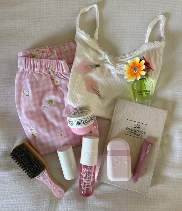 Instagram post by @carrieanne_ for Boux Avenue. Caption reads: Sunday vibes w/ @bouxavenue 💓🌼🐰 PR/gifted -....