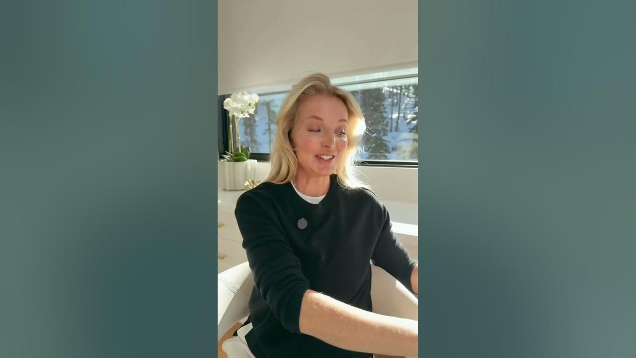 YouTube post by @BusbeeStyle for BEAUTY PIE. Caption reads: [...] LINKS ===== Summer Fridays Face Oil | Beauty....