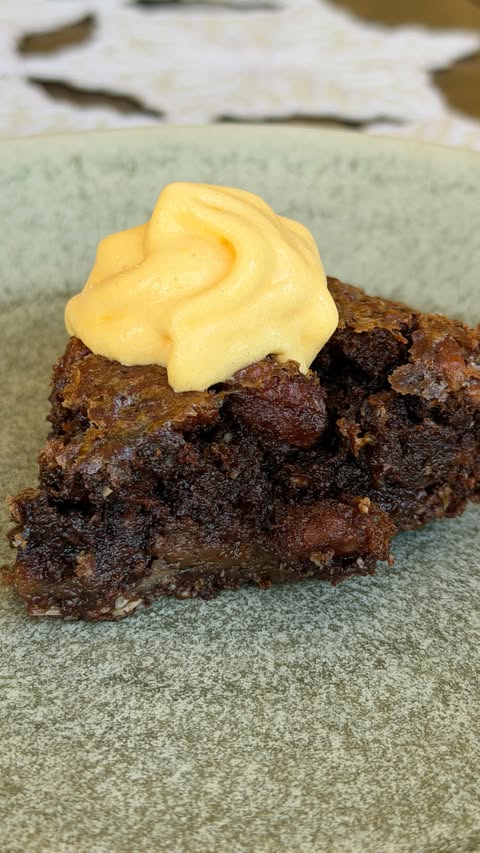 Instagram post by @feed.your.soul.sari for Grandy Organics. Caption reads: Chocolate Pecan Pie with Dark Chocolate Granola....