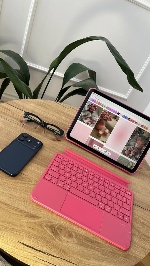 Instagram post by @salluchi for inateck. Caption reads: 💗 Loving my new @inateck AceTouch iPad Keyboard....