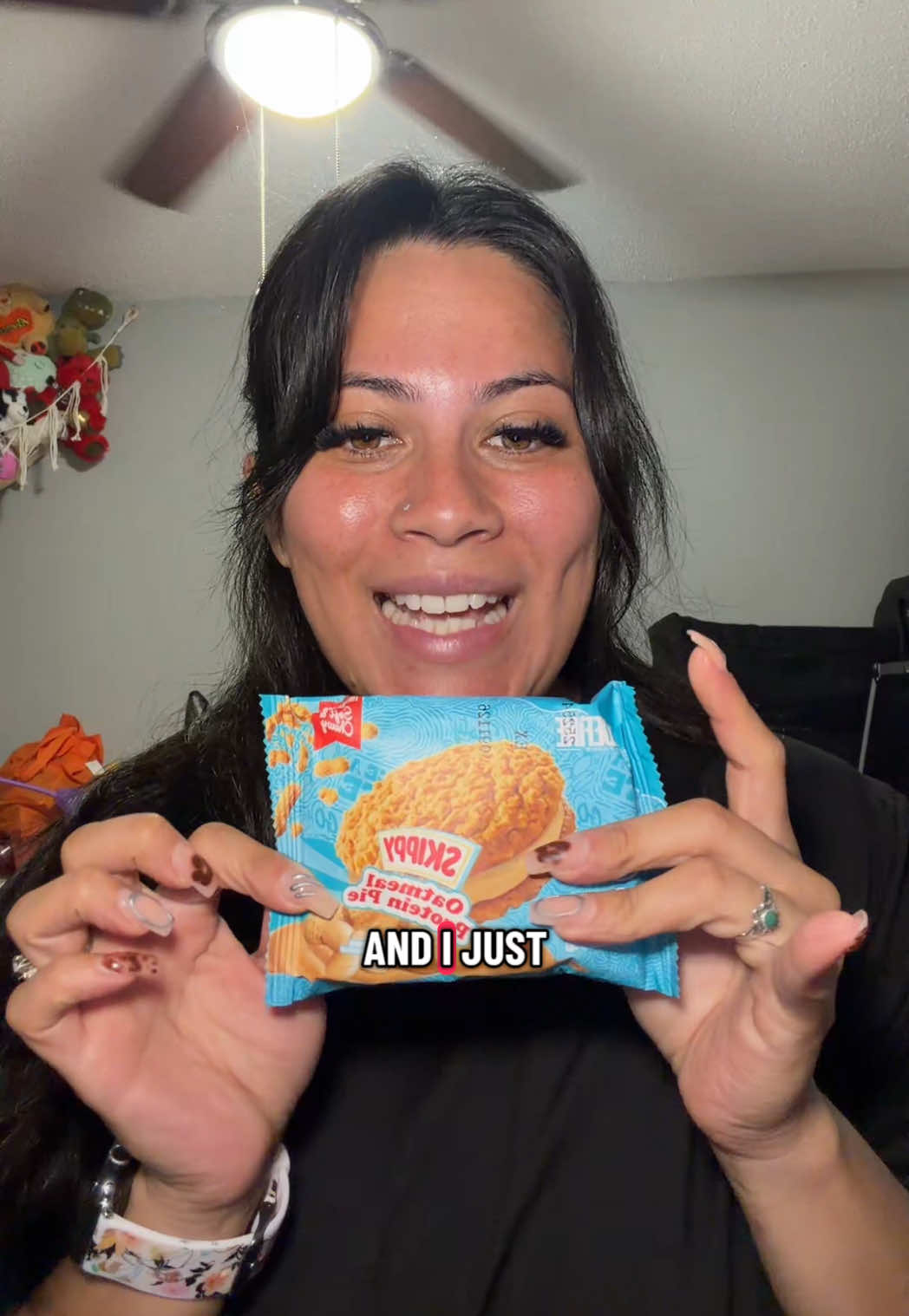 TikTok post by @lizoviedo22_ for redefinesnacks.com. Caption reads: Super good ❤️ @redefinefoods....