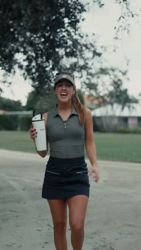 Instagram post by @sabrina.andolpho for Owala. Caption reads: Par 4 with the best on course bottle @owala....