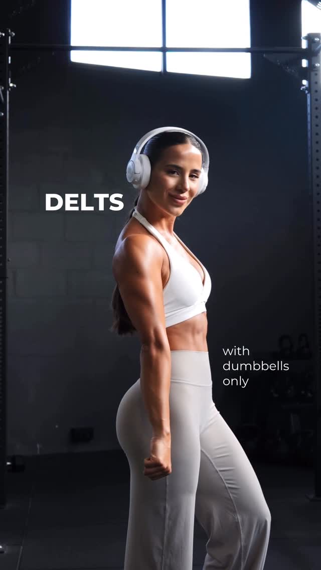 Instagram post by @lesi.fit for Yeoreo. Caption reads: shoulder day made SIMPLE
grab dumbbells and let’s....