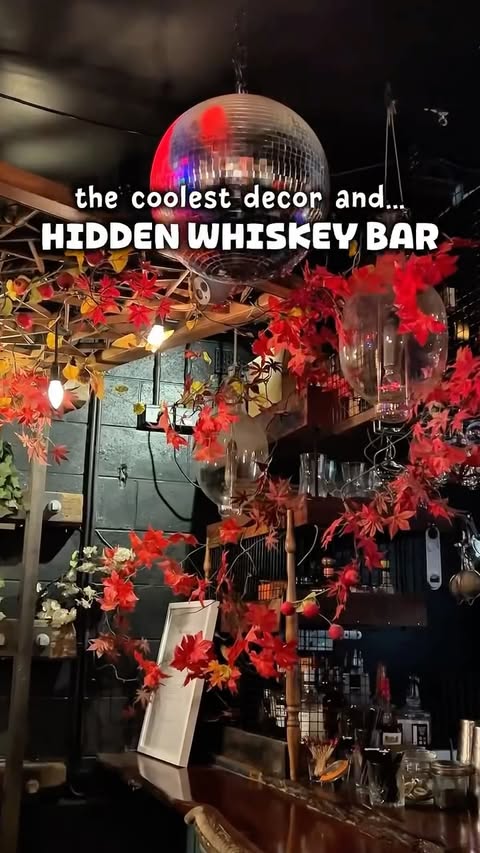 Instagram post by @sydneybestfeeds for Sydney's Food Scene. Caption reads: ASIAN FUSION COCKTAIL AND WHISKEY BAR 🍹 📍Bar....