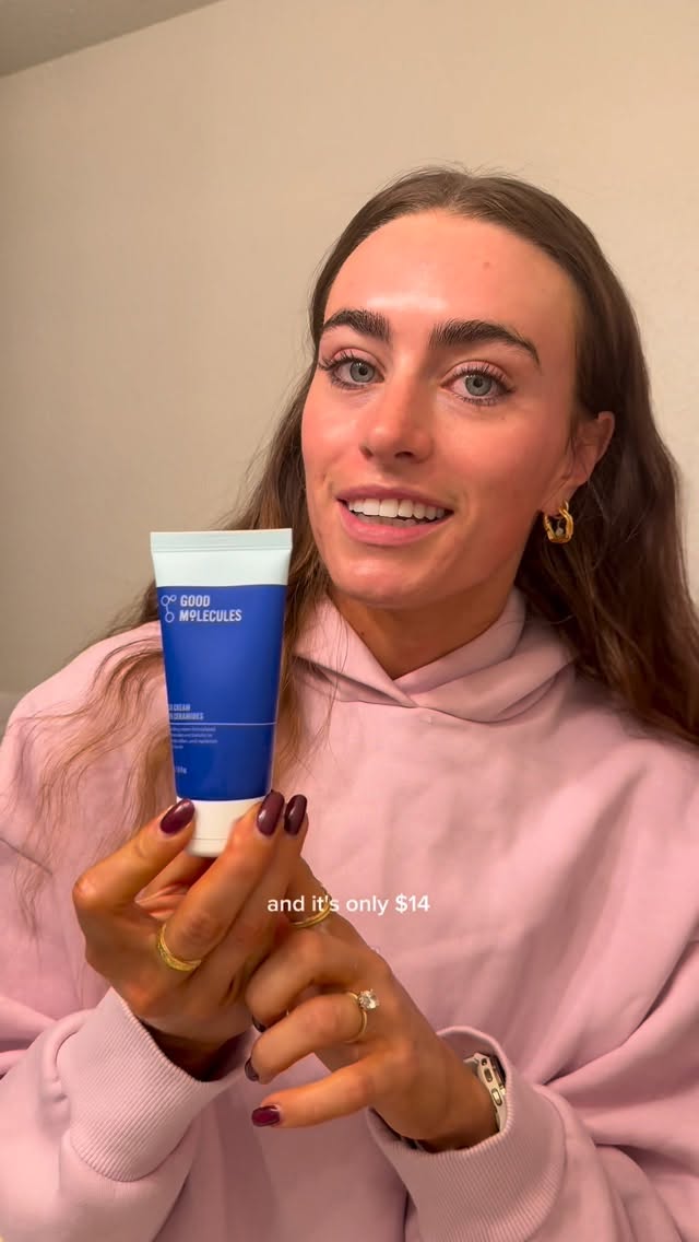 Instagram post by @nicosheri for Good Molecules. Caption reads: my fav product for dry & sensitive skin, & to help....