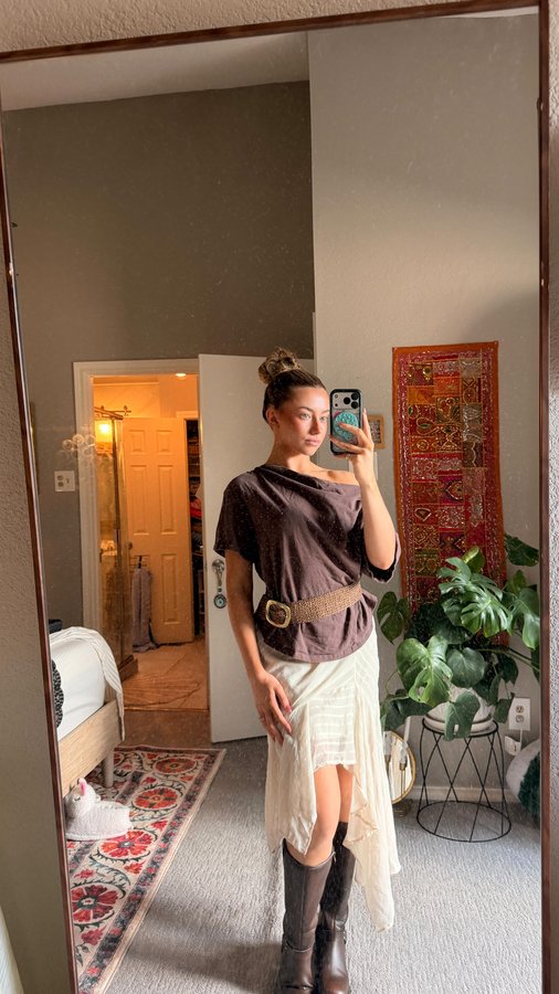 Instagram post by @kleinepowell for Michaels Stores. Caption reads: @michaelsstores I’m moving in hope u don’t mind....