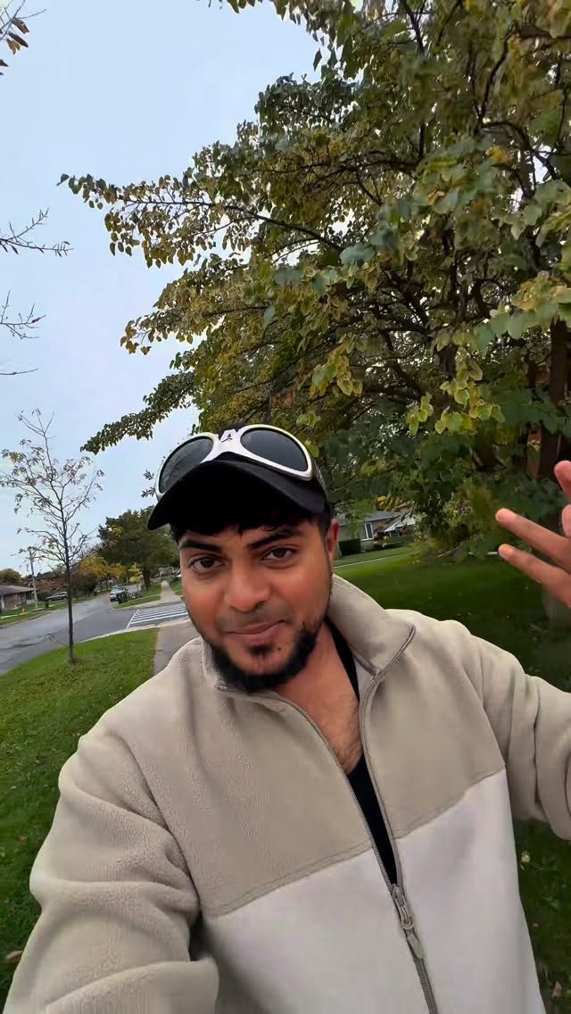 Instagram post by @dirtyboot_traveller for Paysend. Caption reads: Send 💵 to your loved ones! 🇨🇦

Found this app....