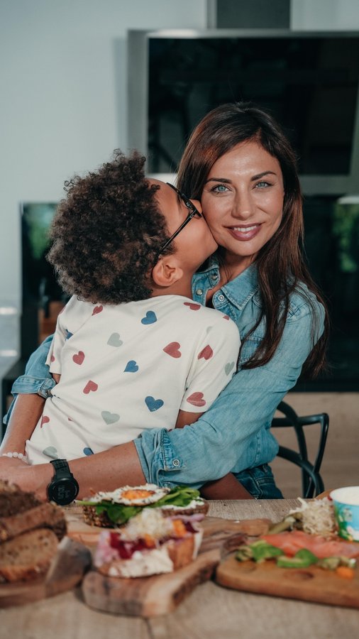 Instagram post by @arianebrodier for Kiri France. Caption reads: Le week-end chacun fait sa tartine !!

Mon fils a....