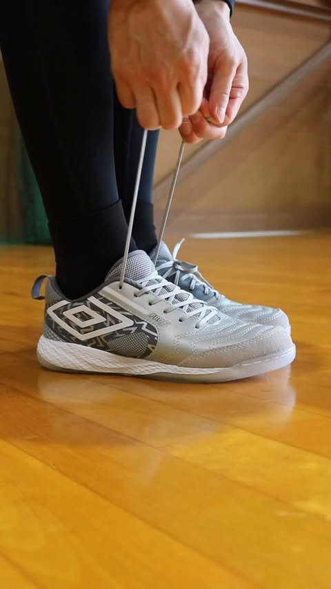 Instagram post by @shutarofutsal for Umbro. Caption reads: Closer look 👀
Umbro Pro 5 Bump TOOLBOX....