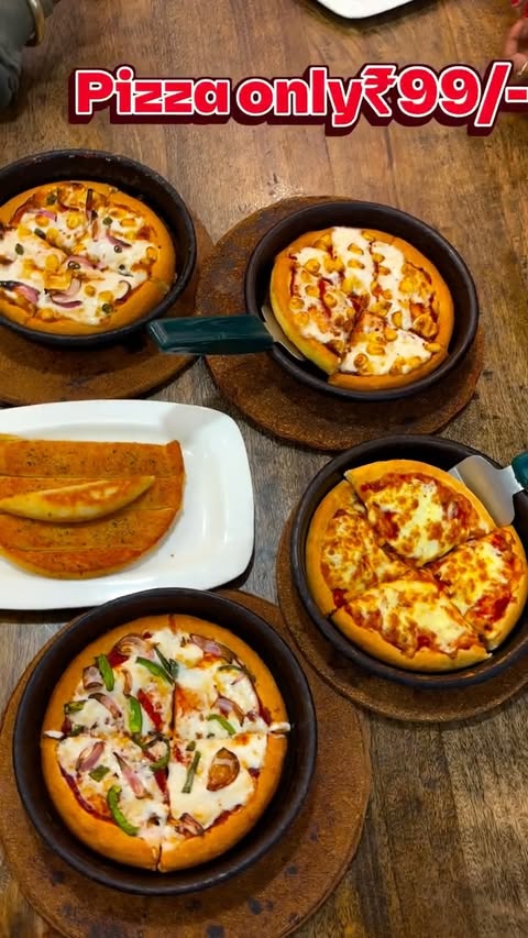 Instagram post by @vizag_foodies_143 for Pizza Hut. Caption reads: [...]....