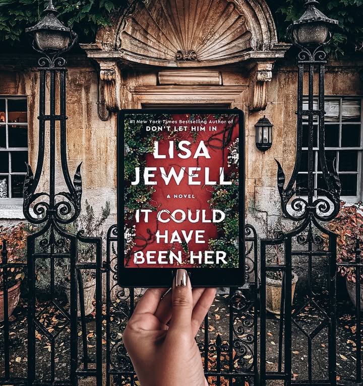 Instagram post by @hollyreadit for Atria Books. Caption reads: OH MY LANTA! This book was so DARKKKKKK, dare I....