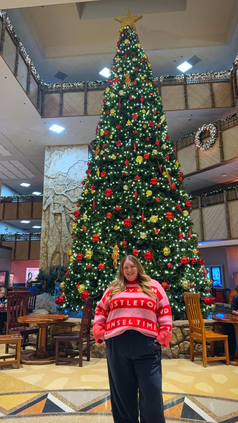 Instagram post by @sassyconfetti for Kalahari Resorts. Caption reads: If you are gifting @KalahariResorts this season,....