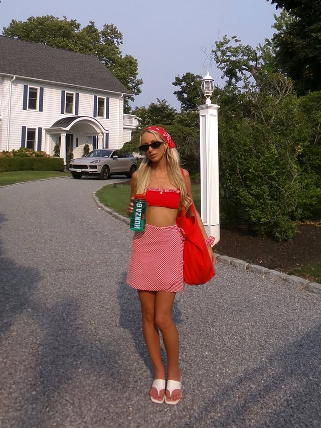 Instagram post by @alexandraagimpel for Polaroid. Caption reads: [...] for a hamptons getaway - a beautiful....