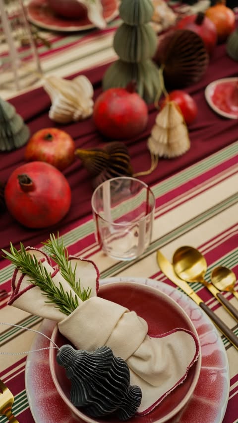 Instagram post by @mrsjessdaines for Lefties. Caption reads: [...] our table for Christmas Eve....