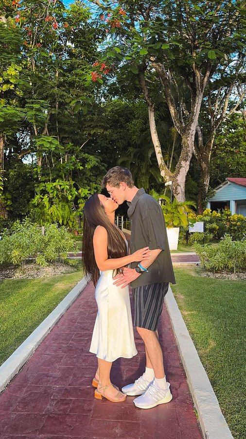 Instagram post by @jessicailam for Air Transat. Caption reads: [...] at @bluebayhotels Villas Doradas with....