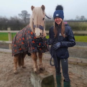 Instagram post by @isabellaa.edwardss for Equi Light. Caption reads: Had the most wonderful visit home today from....