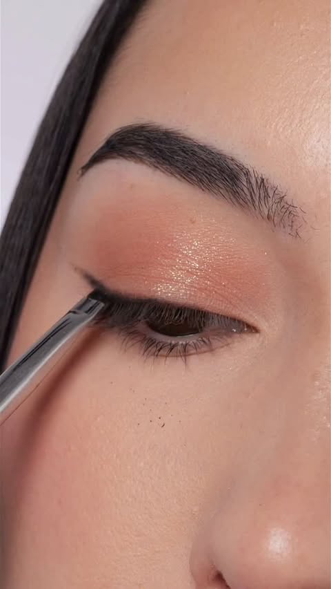 Instagram post by @ashleykaylamakeup for MAKEUP BY MARIO. Caption reads: [...] fall eye look I used the @makeupbymario....