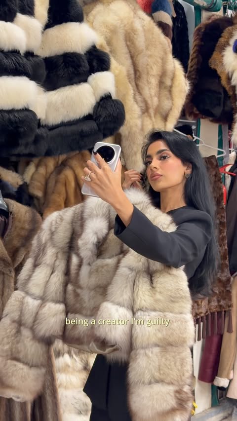 Instagram post by @hala.owais for Honor. Caption reads: @honorarabia 
The new HONOR magic8 pro 🪄
The....