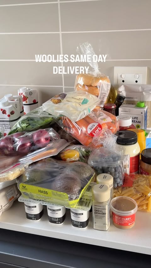 Instagram post by @black.venda.man for WOOLWORTHS SA. Caption reads: [...] rings… and that’s your delivery!....