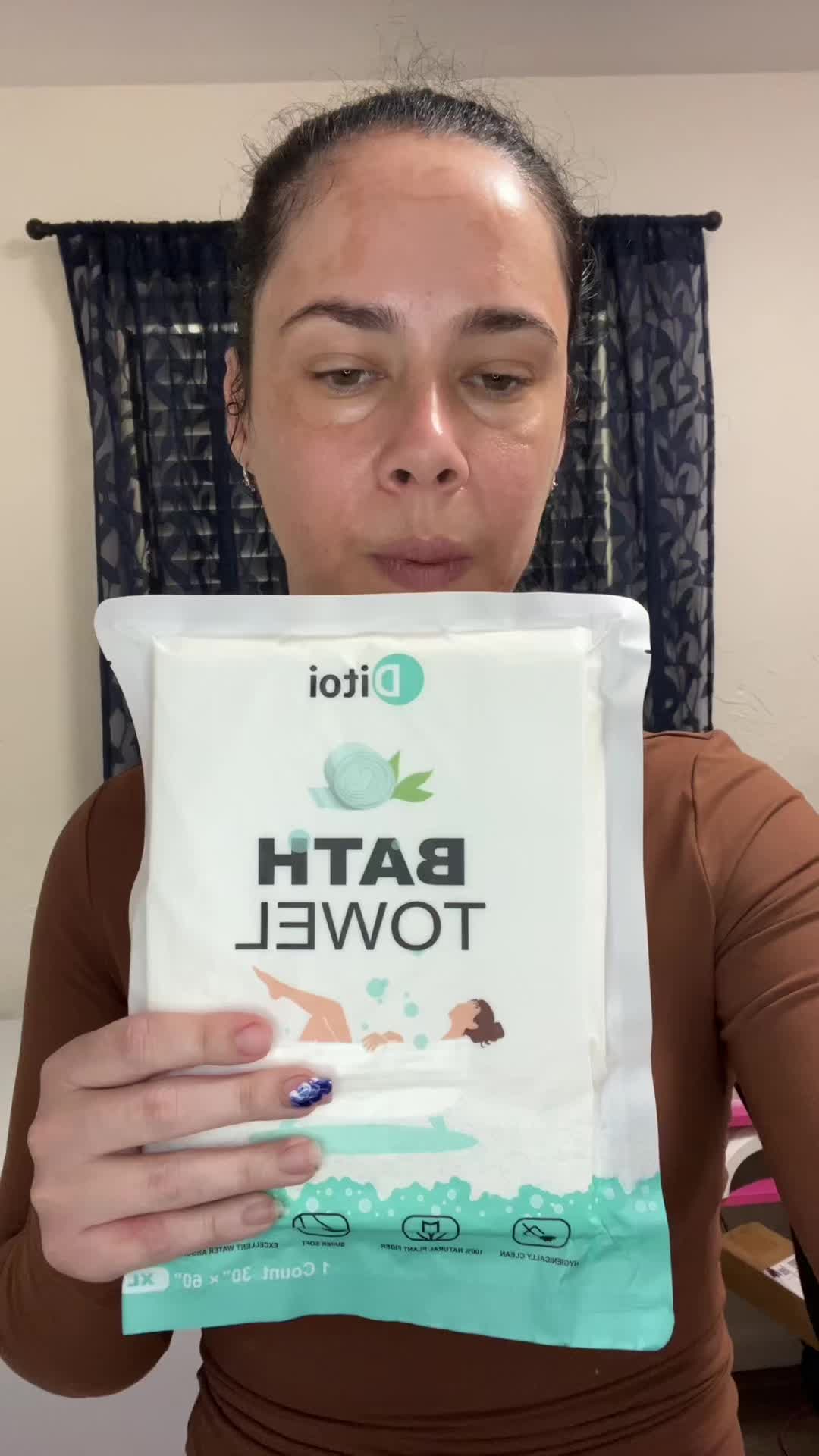 TikTok post by @karinacuban for Ditoi Beauty. Caption reads: [...] #plantfiber #largetowel #camping @Ditoi....