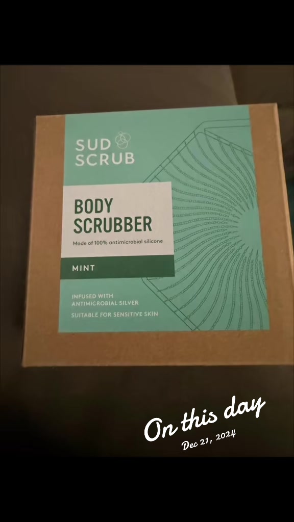 TikTok post by @cyclejojo for Sud Scrub. Caption reads: [...] #tiktokshop #switchfromloofahtoscruber @Sud....