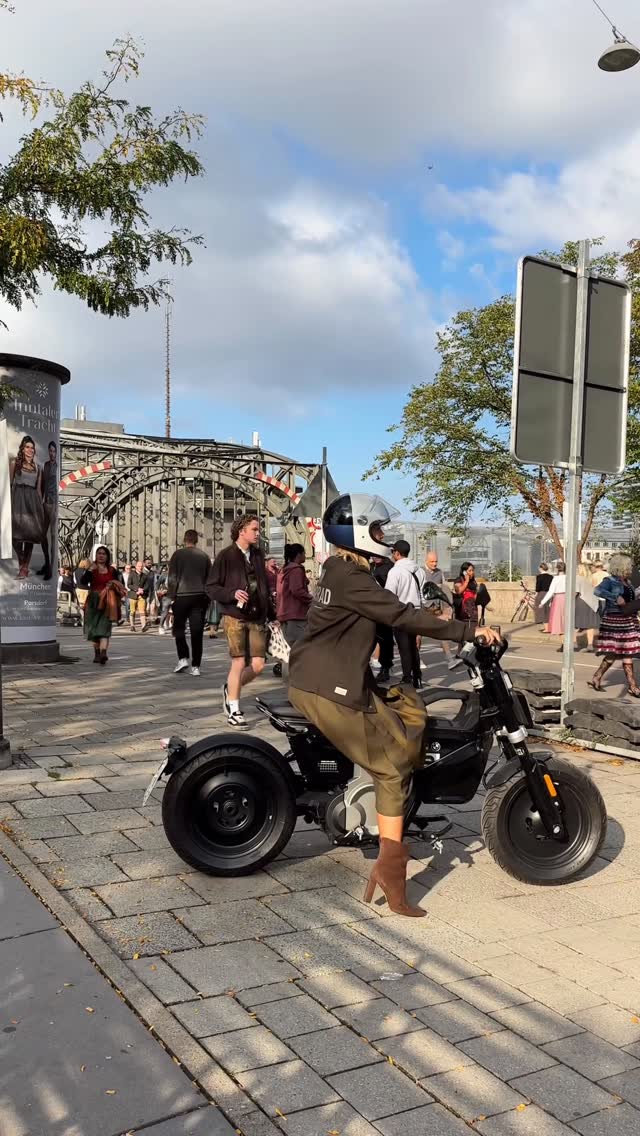 Instagram post by @_schwarzwaldperle_ for BMW Motorrad. Caption reads: Bavarian Babe 🏍️ in Kooperation mit @bmwmotorrad....