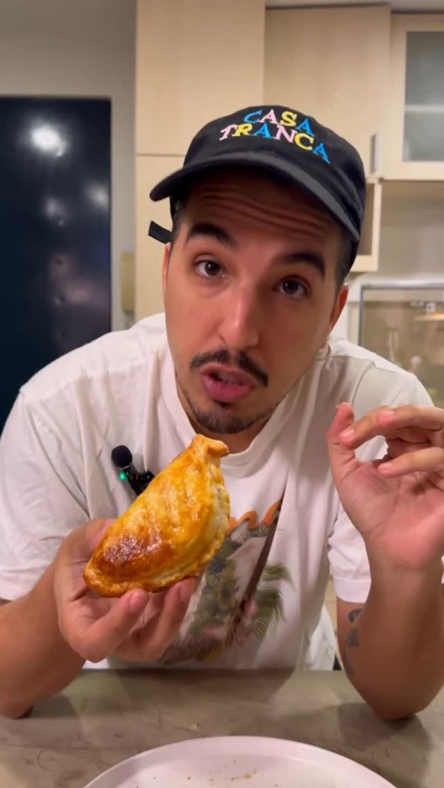 Instagram post by @nachoelizalde for Hellmann's. Caption reads: En el segundo capítulo de Historias de Heladera....