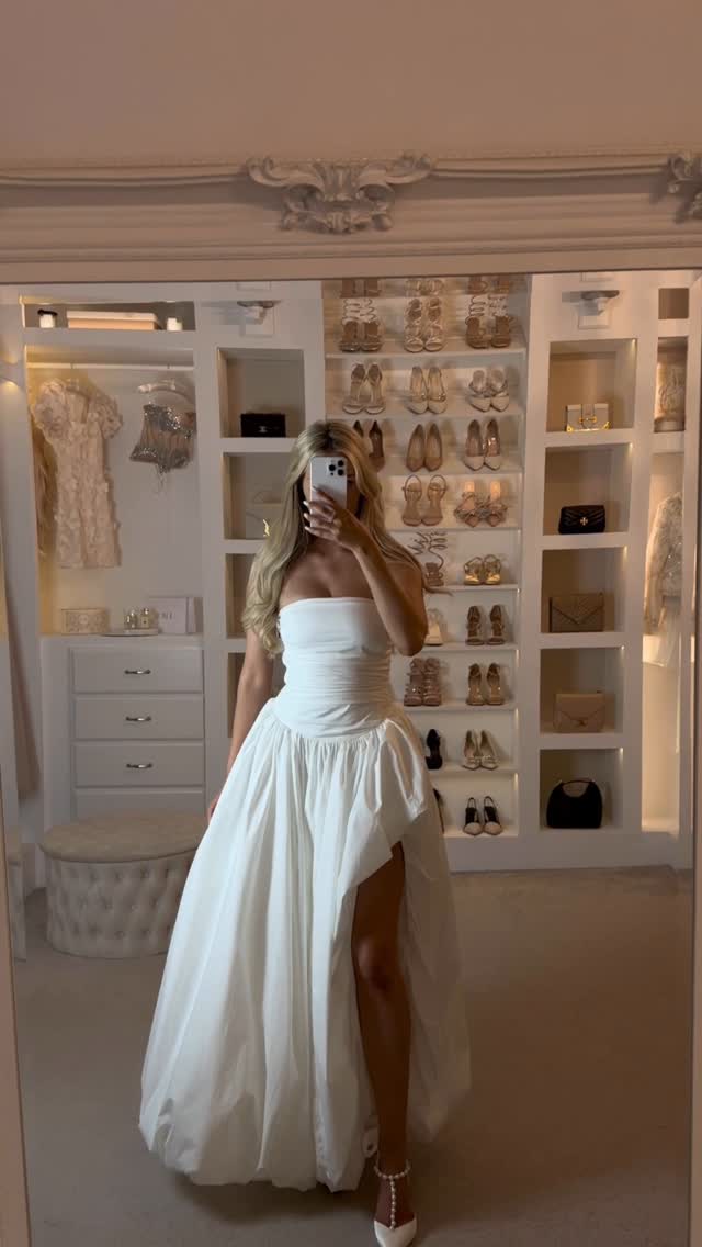 Instagram post by @ellabekind for BABYBOO FASHION. Caption reads: Anzeige| @babyboofashion dream gown 🤍✨ [...].