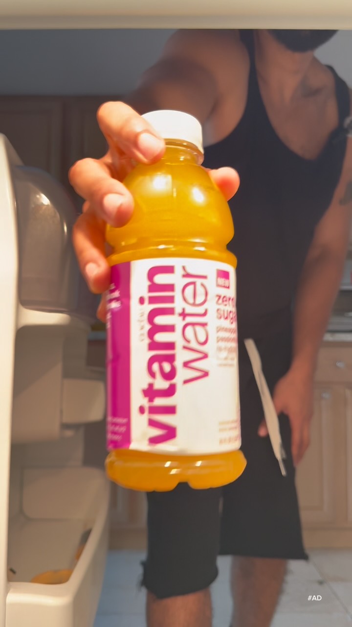 Instagram post by @elizhacolquitt for vitaminwater. Caption reads: Start the Day With Me w/ @vitaminwater 

Packed....