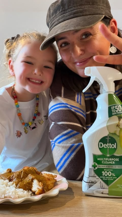 Instagram post by @laurenrgall for Dettol. Caption reads: [...] evening🍛 YUM!! a messy job but nothing....