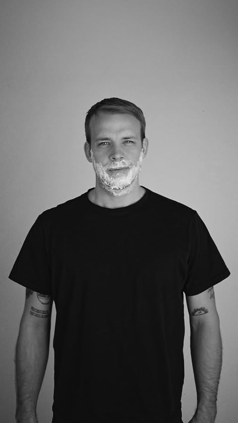 Instagram post by @andrebanghall for Estrid. Caption reads: André Banghall builds with sweat, stillness and....