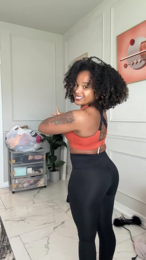 Instagram post by @naethegem for Yvette. Caption reads: love my new set from @yvettesports_official 😍🔥🤪....
