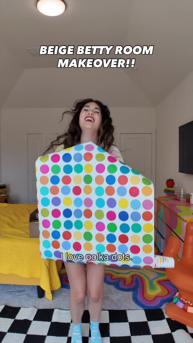 Instagram post by @kaliannakali for Spoonflower. Caption reads: BEIGE BETTY ROOM MAKEOVER part 2! It’s wallpaper....