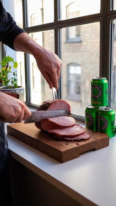 Instagram post by @jackdoescooking for Dalston's. Caption reads: Pineapple glazed ham with Dalston’s fizz

Boiling....