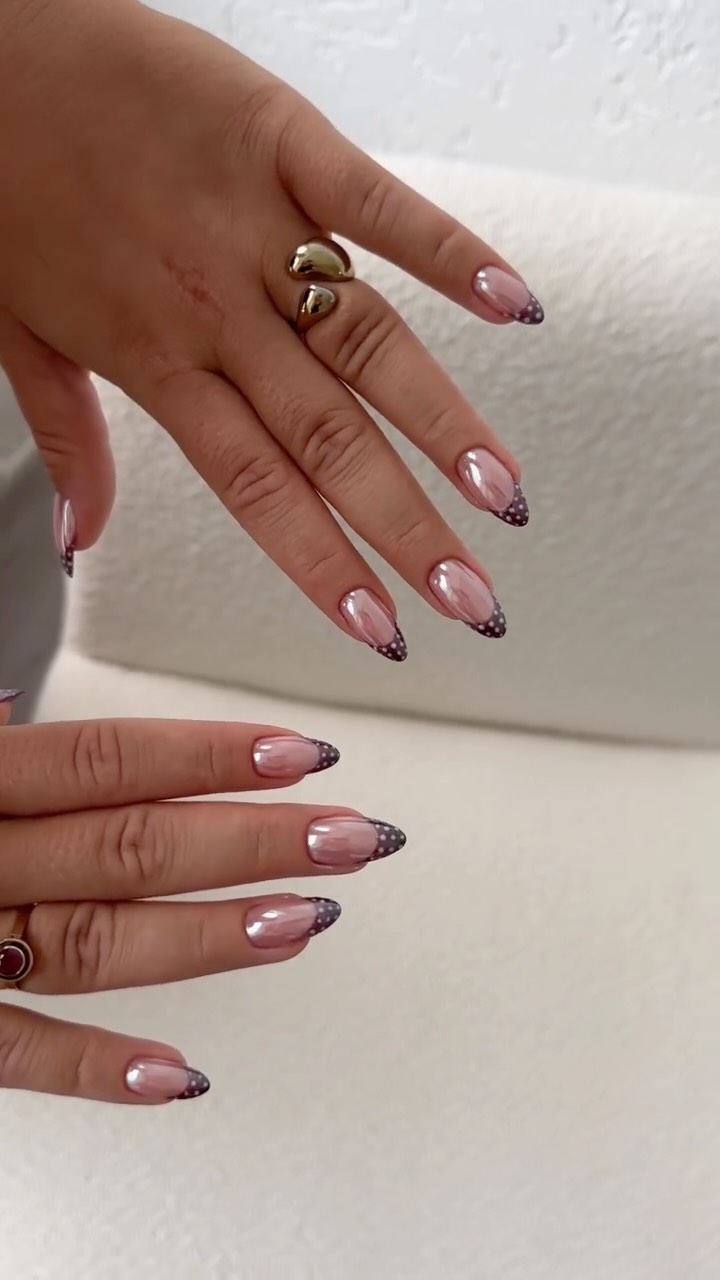 Instagram post by @evestraz for Neonail. Caption reads: Anzeige | Wie findet ihr diesen Trend? Ich muss....