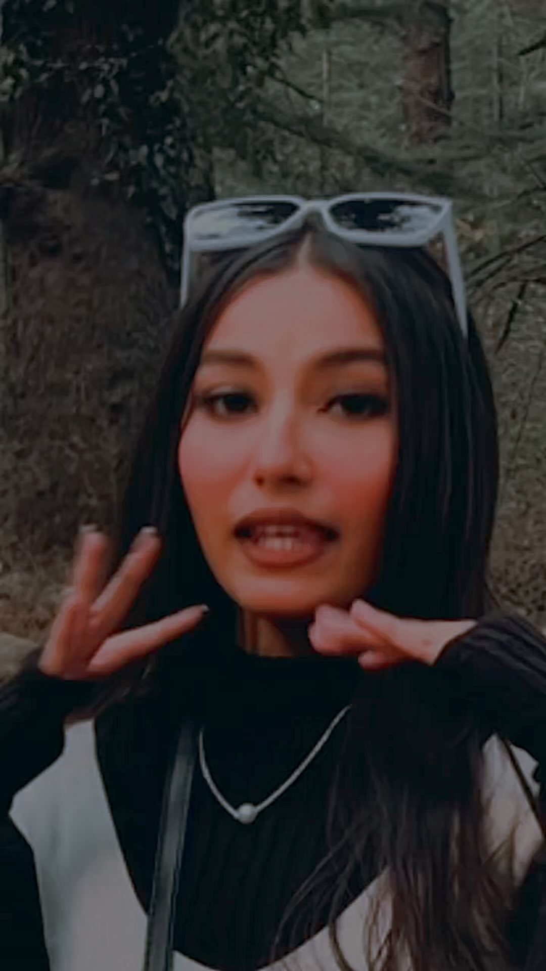 Instagram post by @kunduu_06 for Burj Khalifa by Emaar. Caption reads: CHOTI MOTTI GADDI AUTO RIKSHA🛺😂
.
.
@kunduu_06....