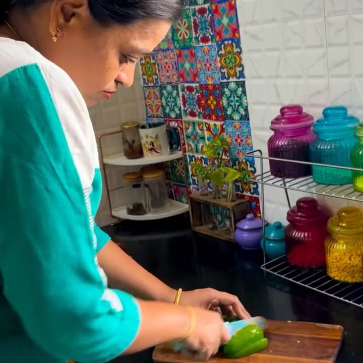 Instagram post by @aspiringartworks for The Indus Valley. Caption reads: 💚 The Indus Valley: 100% Healthy Cookware
Comment....