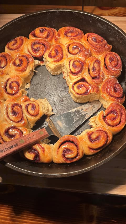 Instagram post by @melakesmtns for The Feedfeed. Caption reads: (ad) @sundayriver is a food lover’s dream winter....